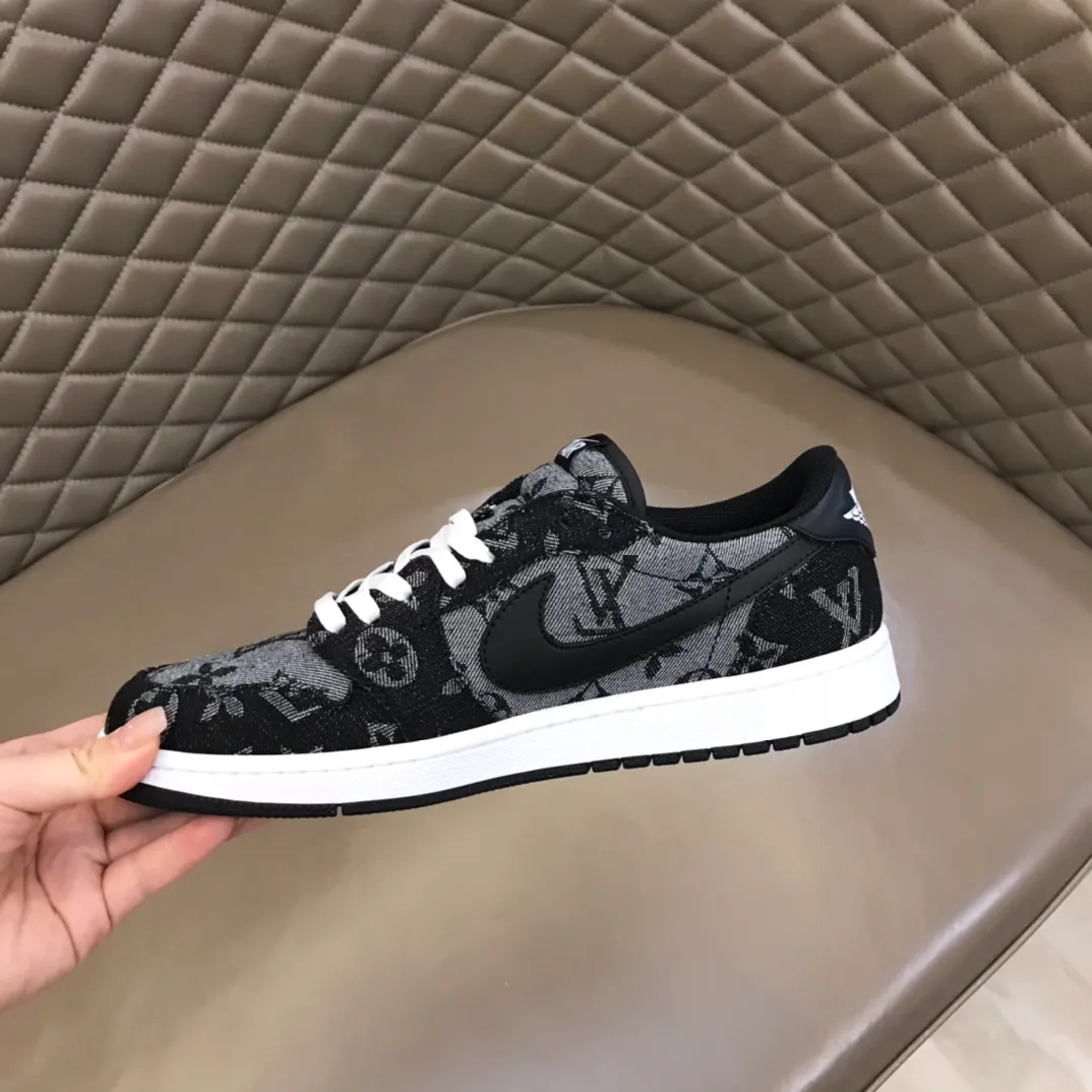 Men's shoes 💰p440 "*OUIS *UITTO* Nike" new original drawer box, co-branded low-top casual sneakers, this sneaker is completely made of denim canvas splicing leather, decorated with Louis Vuitton's iconic monogram and Damierl pattern with natural cowhide piping. The upper of this shoe combines LV’s most classic Monogram and Damier elements, giving it a sense of luxury and recognition! Size: 38-45